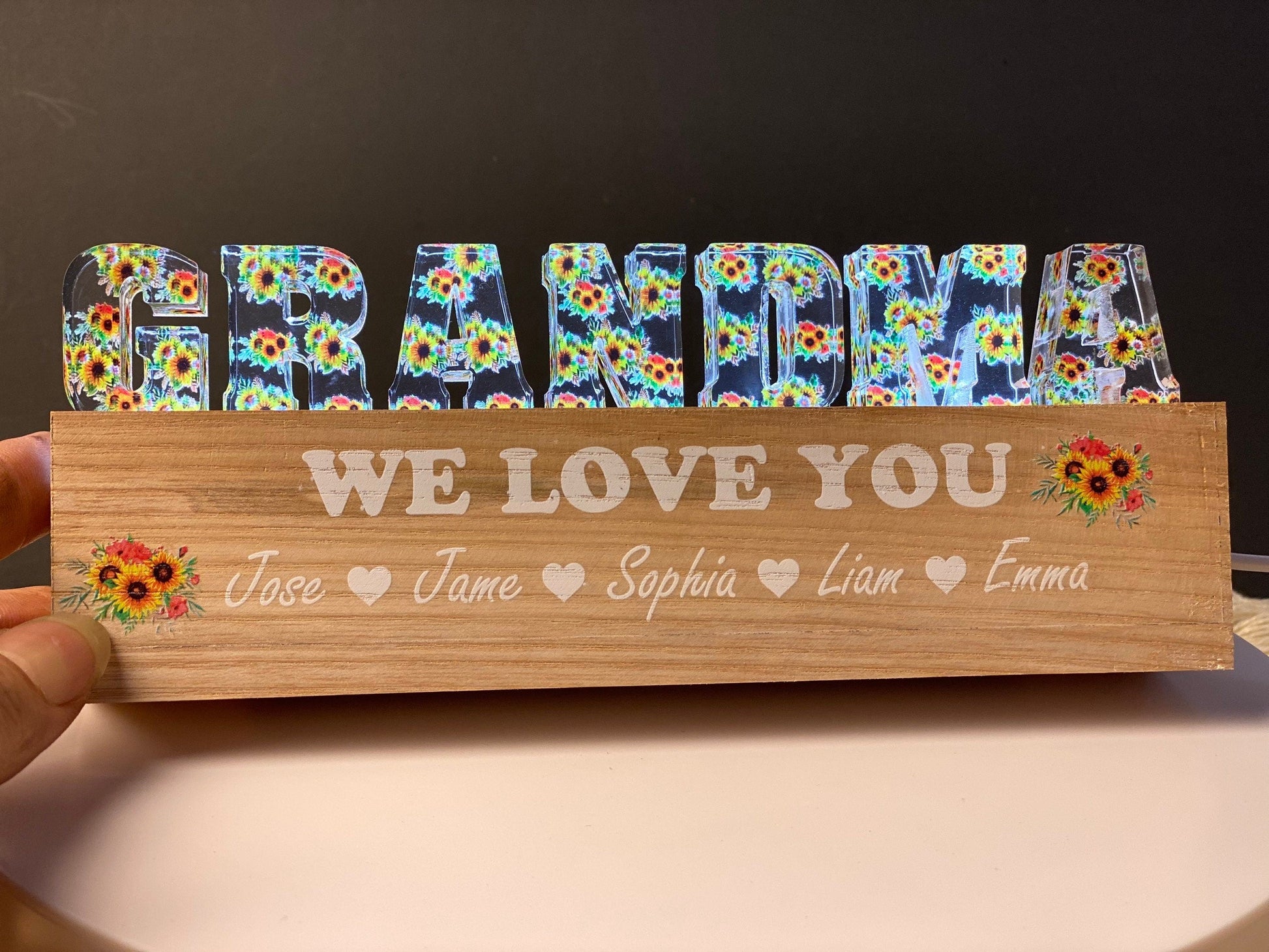 Personalized Grandma Night Light: Custom LED Wooden Base - product image 3